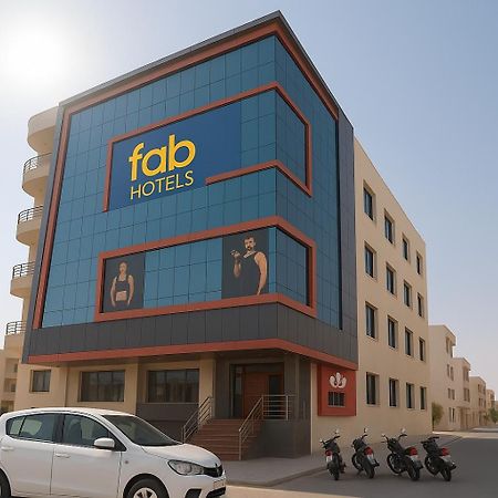 Fabhotel The Golf Inn Noida Exteriör bild