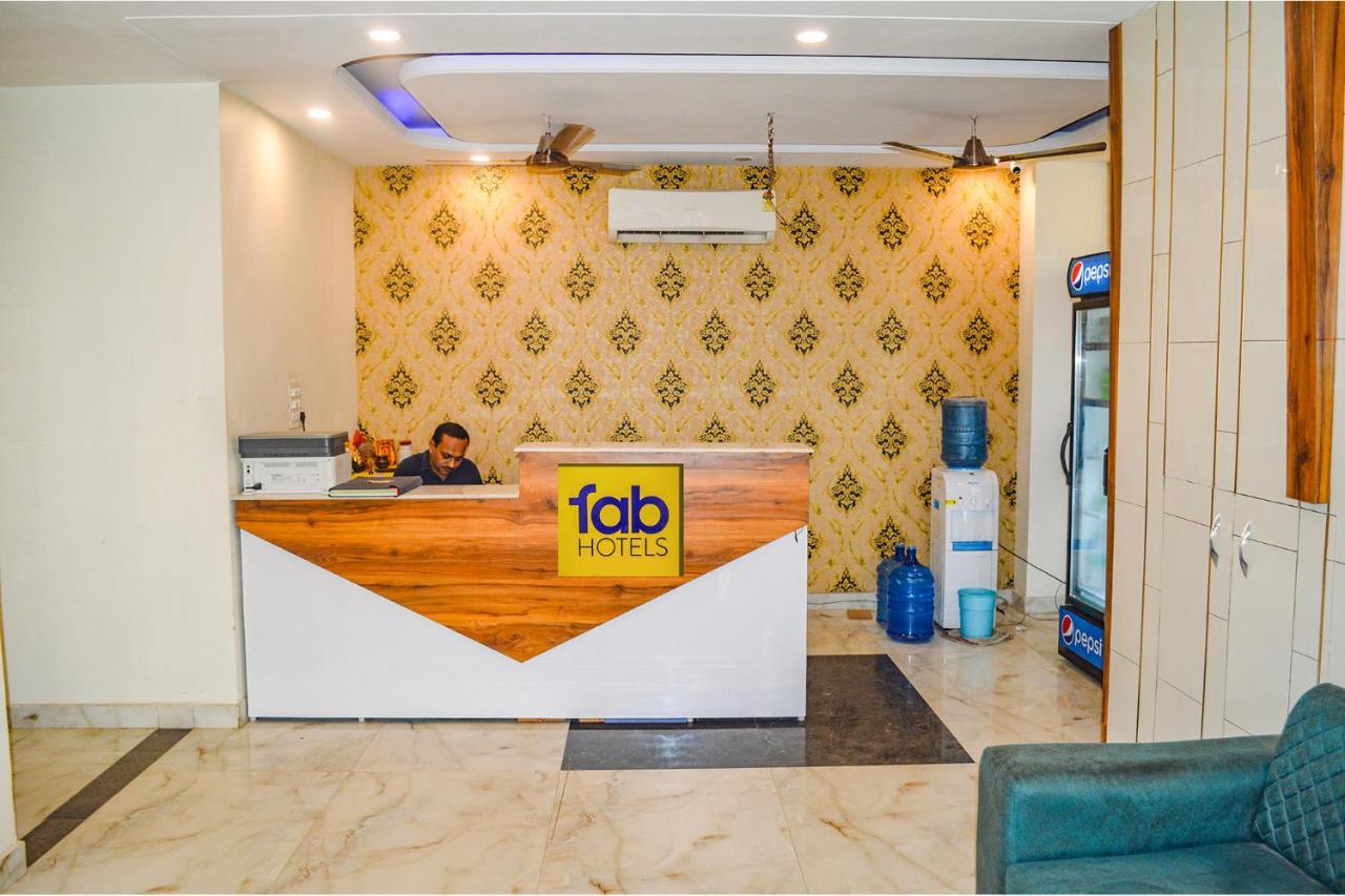 Fabhotel The Golf Inn Noida Exteriör bild