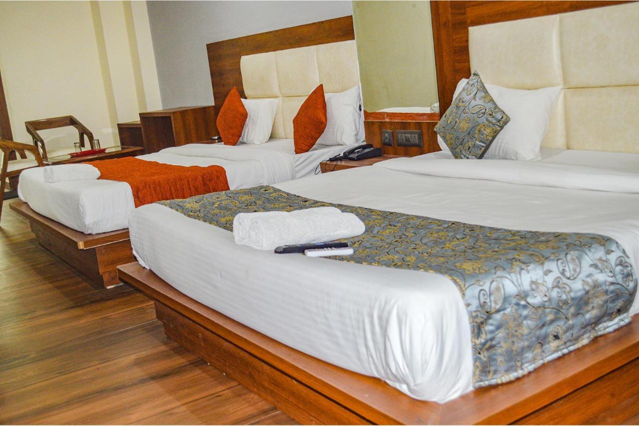 Fabhotel The Golf Inn Noida Exteriör bild