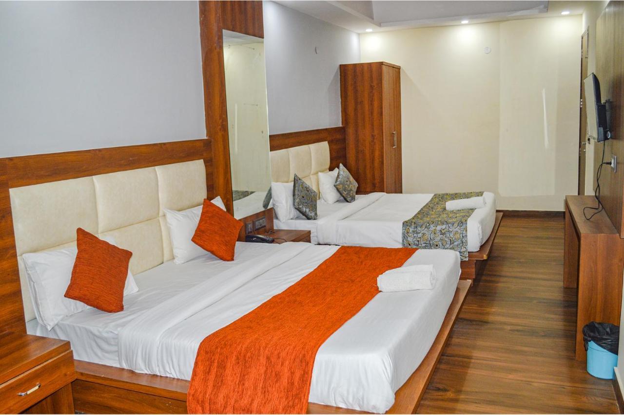 Fabhotel The Golf Inn Noida Exteriör bild