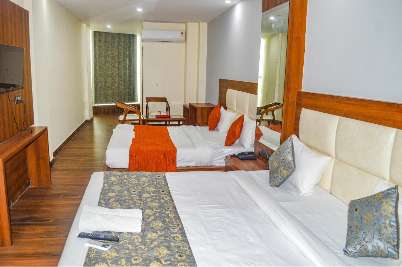 Fabhotel The Golf Inn Noida Exteriör bild